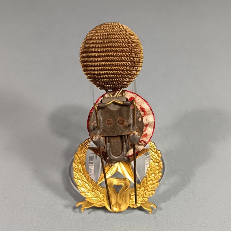 ATTRIBUT OU INSIGNE ET POMPON DE KEPI D'OFFICIERS ET ADJUDANTS MODELE 1886 OFFICIER D'ADMINISTRATION DU SERVICE DE L'INTENDANCE